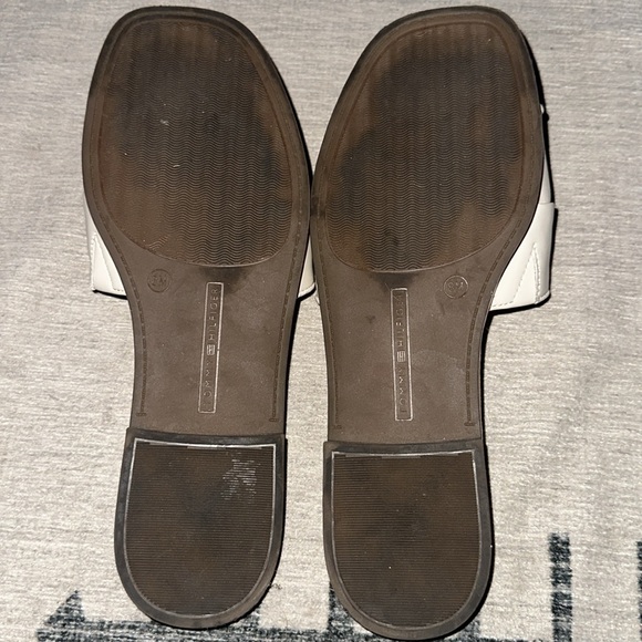 Tommy Hilfiger White Sandals with Monogram Design - Picture 4 of 5